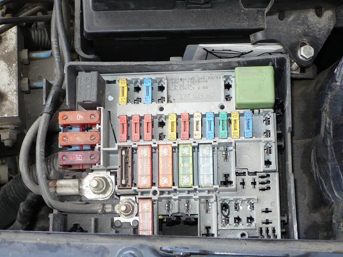 pojistky Xsara1.JPG